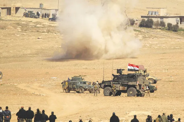 سباق إلى مطار الموصل في «معركة الجانب الأيمن»