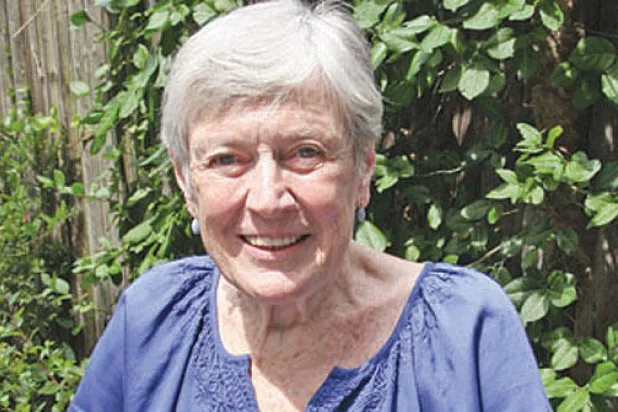 بولا فوكس.. من أكثر الكتاب ذكاء وأقلهم شهرة