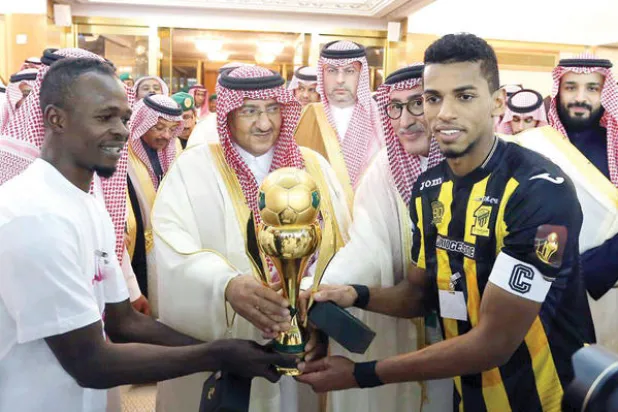 الاتحاد يعانق كأس ولي العهد