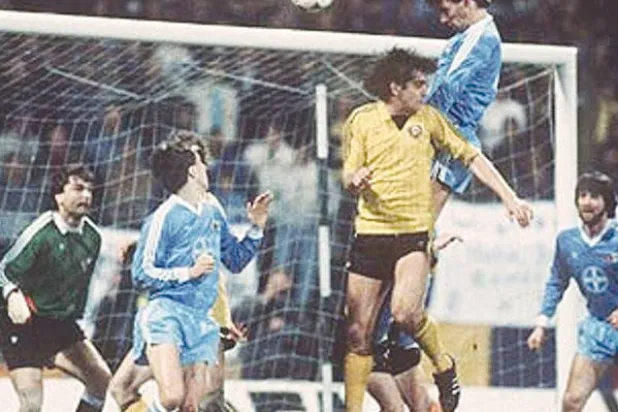 لقطة من مباراة يوردينغين ودينامو دريسدن الشهيرة في كأس الكؤوس الأوروبية عام 1986