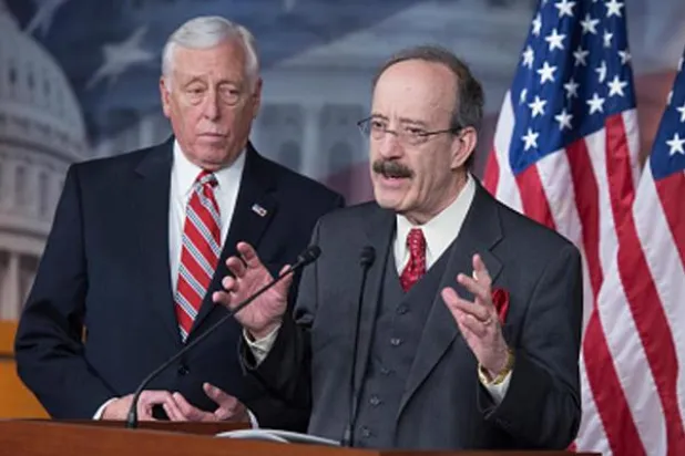 إليوت إنغل: إيران وروسيا تؤديان «أدوارًا سلبية» في الصراع السوري