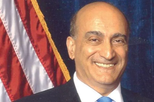 وليد فارس: ترمب يريد دور صانع السلام