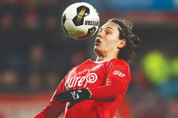 إنيس أونال يثبت استحقاقه الهالة المثارة حوله