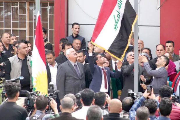 أكبر حزبين كرديين يرفضان إنزال علم الإقليم في كركوك