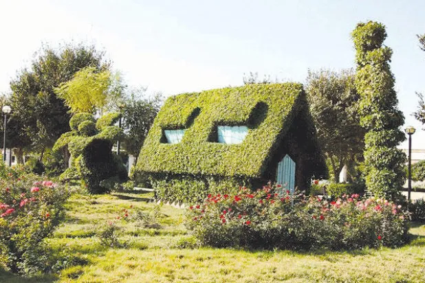 حدائق أربيل تعبق بعطر الزهور وسحر الهندسة