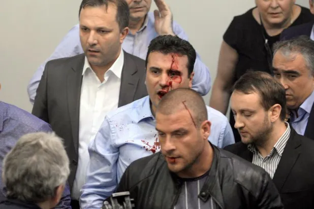 اقتحام مقر البرلمان في مقدونيا وإصابات بين النواب