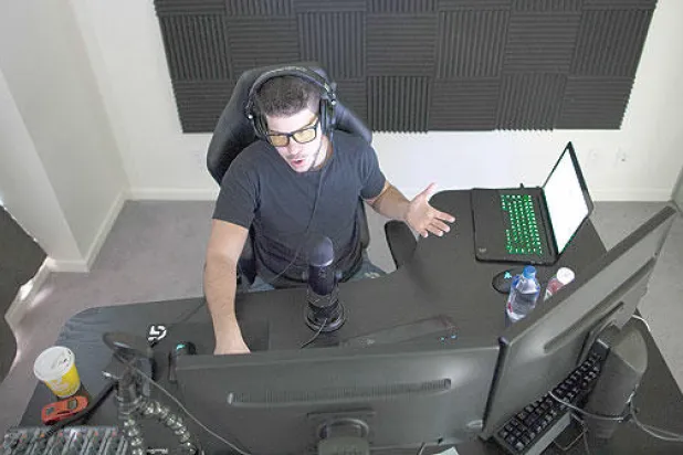 خاصية «سوبر تشات» للدردشة تؤمن التفاعل الجماعي وجني الأموال