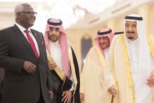 خادم الحرمين الشريفين يعقد جلسة مباحثات مع رئيس جمهورية سيراليون (واس)