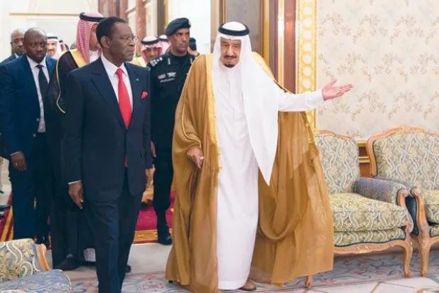 خادم الحرمين يلتقي رئيس غينيا الاستوائية ويعقد معه جلسة مباحثات رسمية