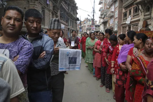 النيباليون يصوّتون في أول انتخابات محلية منذ 20 عاماً