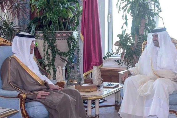 أمير قطر يلتقي وزير الخارجية السعودي ويبحث معه القضايا الإقليمية والدولية