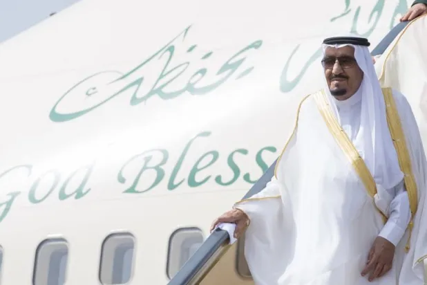 خادم الحرمين يصل الرياض قادماً من جدة