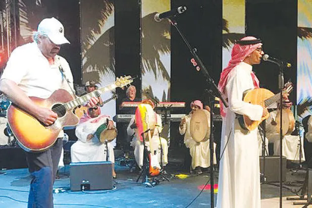 رابح صقر يغني «أنت ملك» بعزف الأميركي توبي كيث