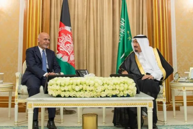 خادم الحرمين يبحث مع رئيس أفغانستان التعاون بين البلدين