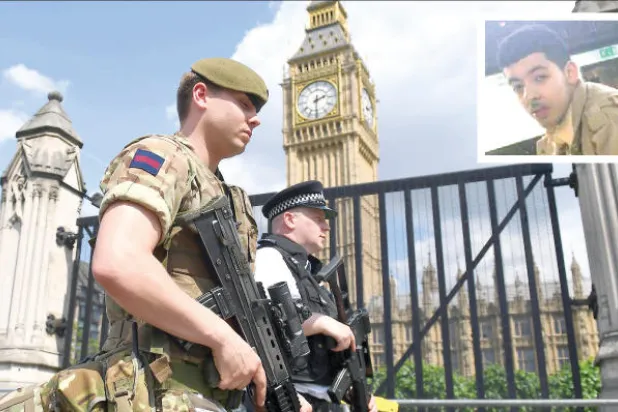 بريطانيا تنشر الجيش وتبحث عن «صانع القنابل»