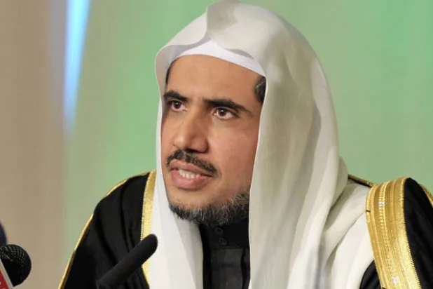 العيسى: المتطرفون يستغلون منع الحجاب وعلى المسلمين الوفاء بعهودهم