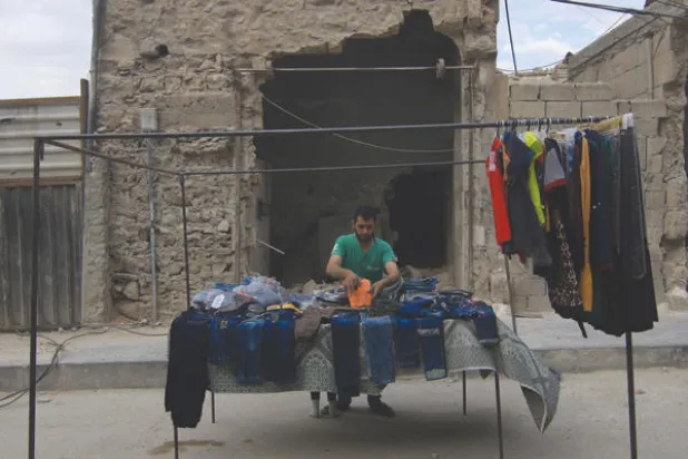 الباب تنفض الغبار بعد طرد «داعش»... وتتعافى من جراح الحرب