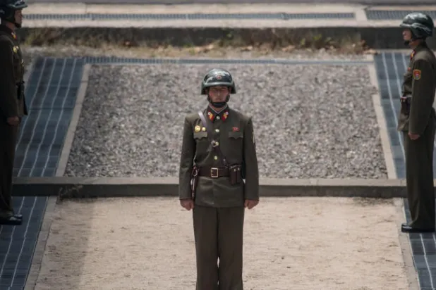 كوريا الشمالية تجري تجارب على صواريخ أرض - بحر