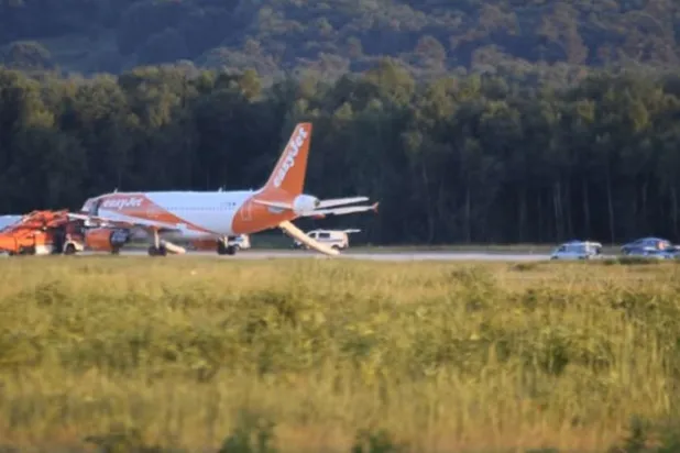 اعتقال ثلاثة بعد تحويل مسار طائرة إلى مدينة كولونيا الألمانية