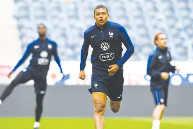 الفرنسيون يطالبون بدور أكبر لمبابي مع المنتخب