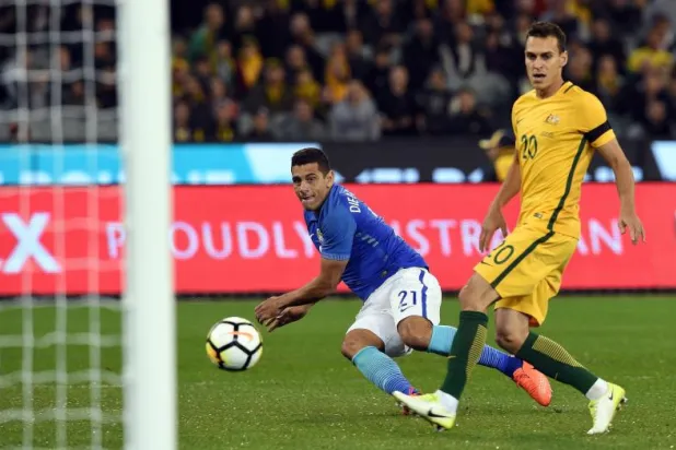 مفارقة غريبة في أول ظهور للاعب الاتحاد «القضية» دي سوزا مع السامبا