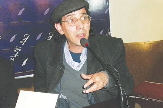 الجسد يذوي والكلمات تورق