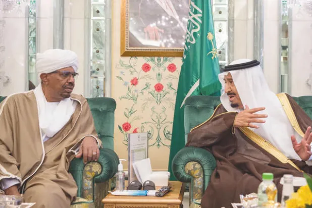 خادم الحرمين الشريفين يلتقي الرئيس السوداني في صفا مكة