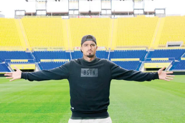 برينس بواتينغ يرى أن كرة القدم عليها محاربة العنصرية بكل الوسائل