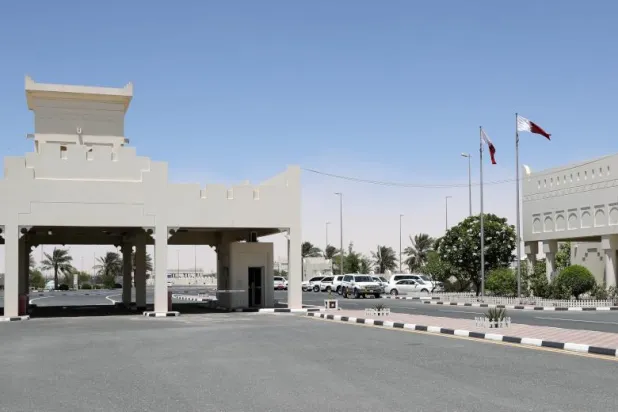 قطر تعمق الأزمة بتسريب خطاب المطالب