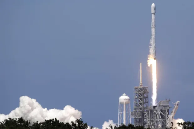 إطلاق أول قمر صناعي بلغاري للاتصالات