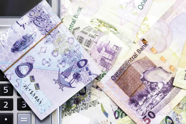 بنوك بريطانية ترفض التعامل بالريال القطري