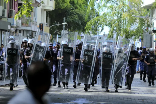 الجيش المالديفي يطوق البرلمان قبل احتفالات الاستقلال