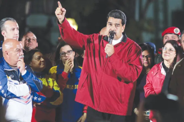 شبح العزلة يهدد فنزويلا وإدارة مادورو تحتفل بـ«فوزها» في الانتخابات