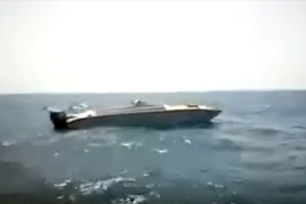 مسؤول يمني: خبراء إيرانيون يعدّون القوارب المفخخة في الحديدة