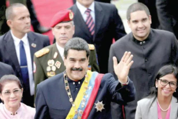 مادورو يلوح برغبته في الحديث إلى ترمب لفك العزلة