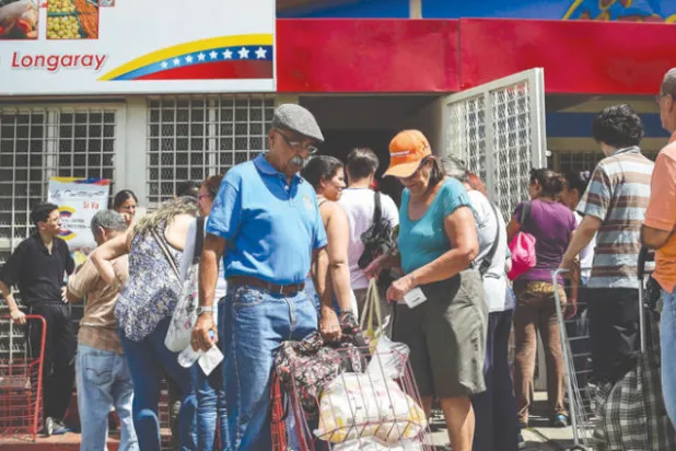 تصاعد الضغوط على كاراكاس لحل الأزمة الفنزويلية دبلوماسياً