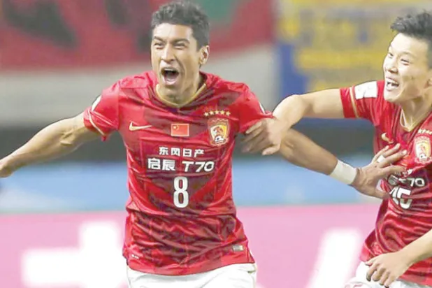 باولينيو... من فشل في إنجلترا إلى تألق في الصين قاده إلى برشلونة