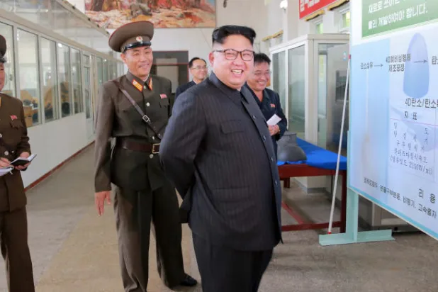 الزعيم الكوري الشمالي يأمر بزيادة إنتاج محركات الصواريخ