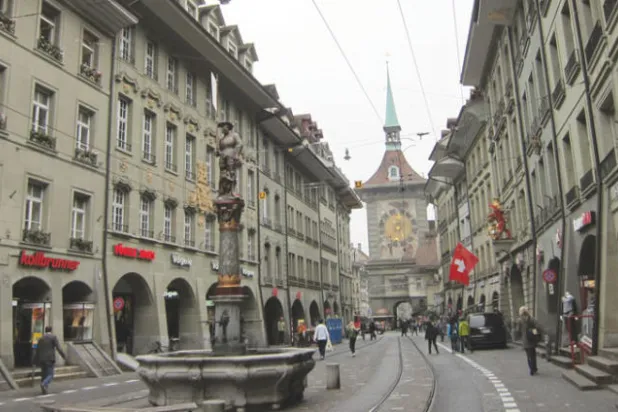 في بلاد روسو وسوسير... وهيبة المواطن