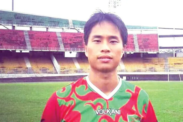 السنغافوري ديفيد لو تنقل كثيراً وعانى أكثر