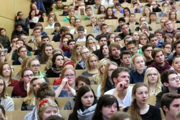 أكثر من 40 % من التلاميذ الألمان يعانون من ضغوط الدراسة