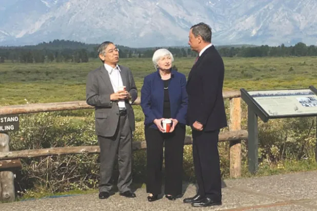 الخوف يسيطر على مصرفيين واقتصاديين من موجة تهديدات للنمو العالمي