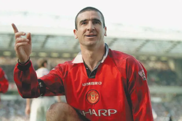 كانتونا أفضل لاعبي الدوري الإنجليزي الممتاز خلال 25 عاماً