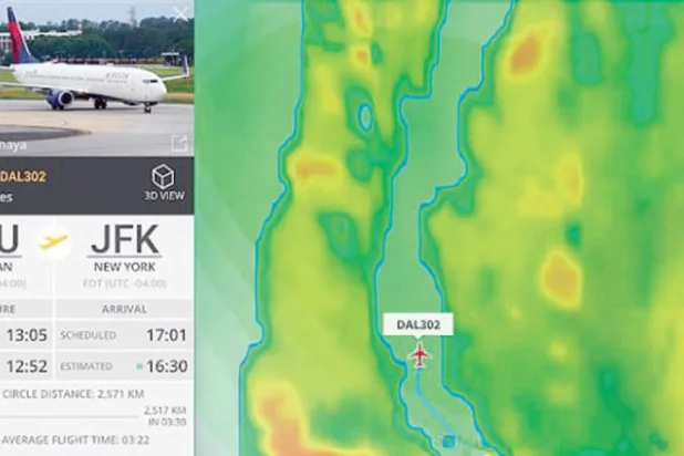 طاقم طائرة ركاب يغامر باقتحام إعصار «إرما»