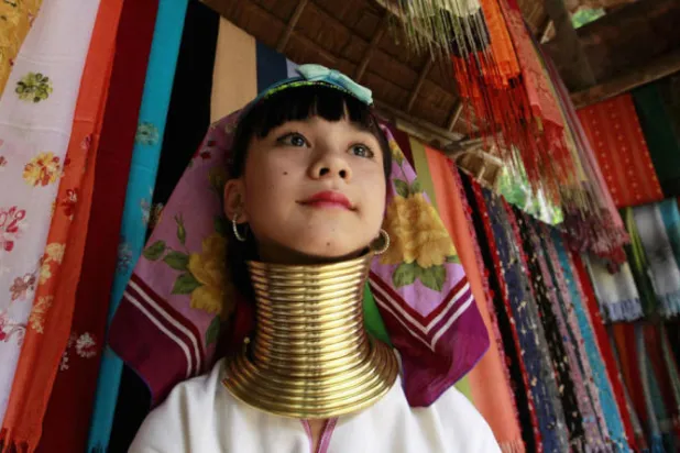 عادات غريبة تعتبر من مظاهر الجمال في العالم