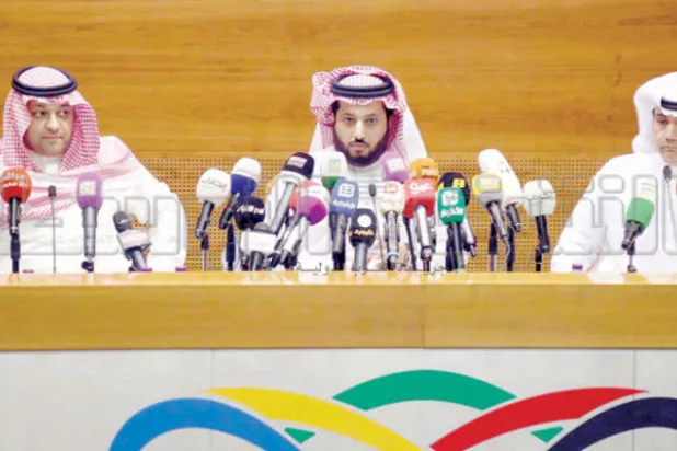 جانب من المؤتمر الصحافي الذي عقده تركي آل الشيخ أمس (تصوير: غازي مهدي)