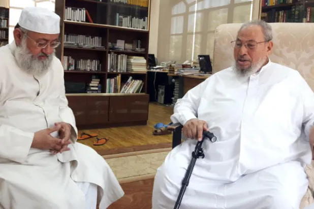 من هو الندوي الذي طردته عُمان واستقبلته قطر؟