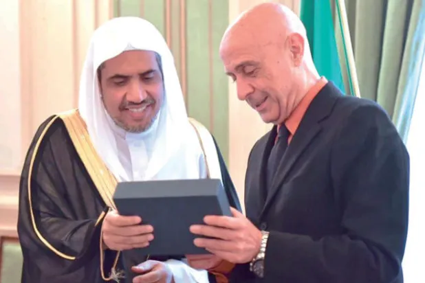 وزير الداخلية الإيطالي  يلتقي أمين عام رابطة العالم الإسلامي