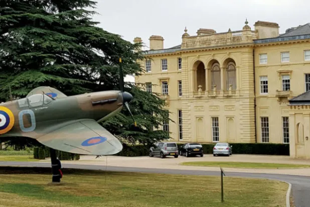 من المباني التراثية في بريطانيا التي شهدت على أحداث تاريخية مهمة