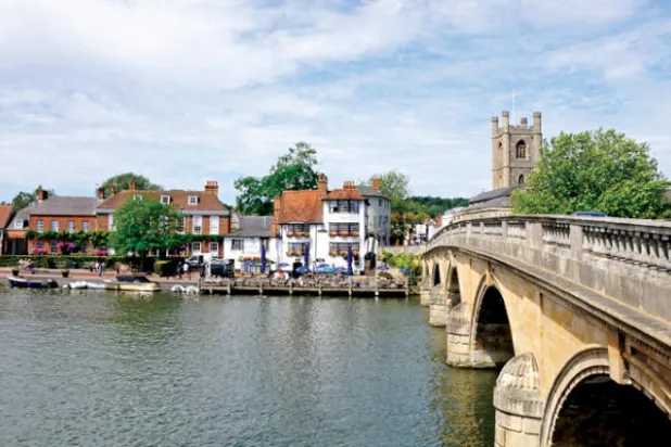 «هنلي أون تيمز» مشهورة بقوارب السباقات وروعة طبيعتها